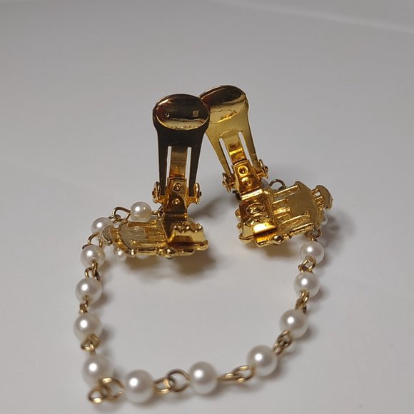 Faux Pearl Trolley Car Cardigan Sweater Clip - Picture 10 of 14